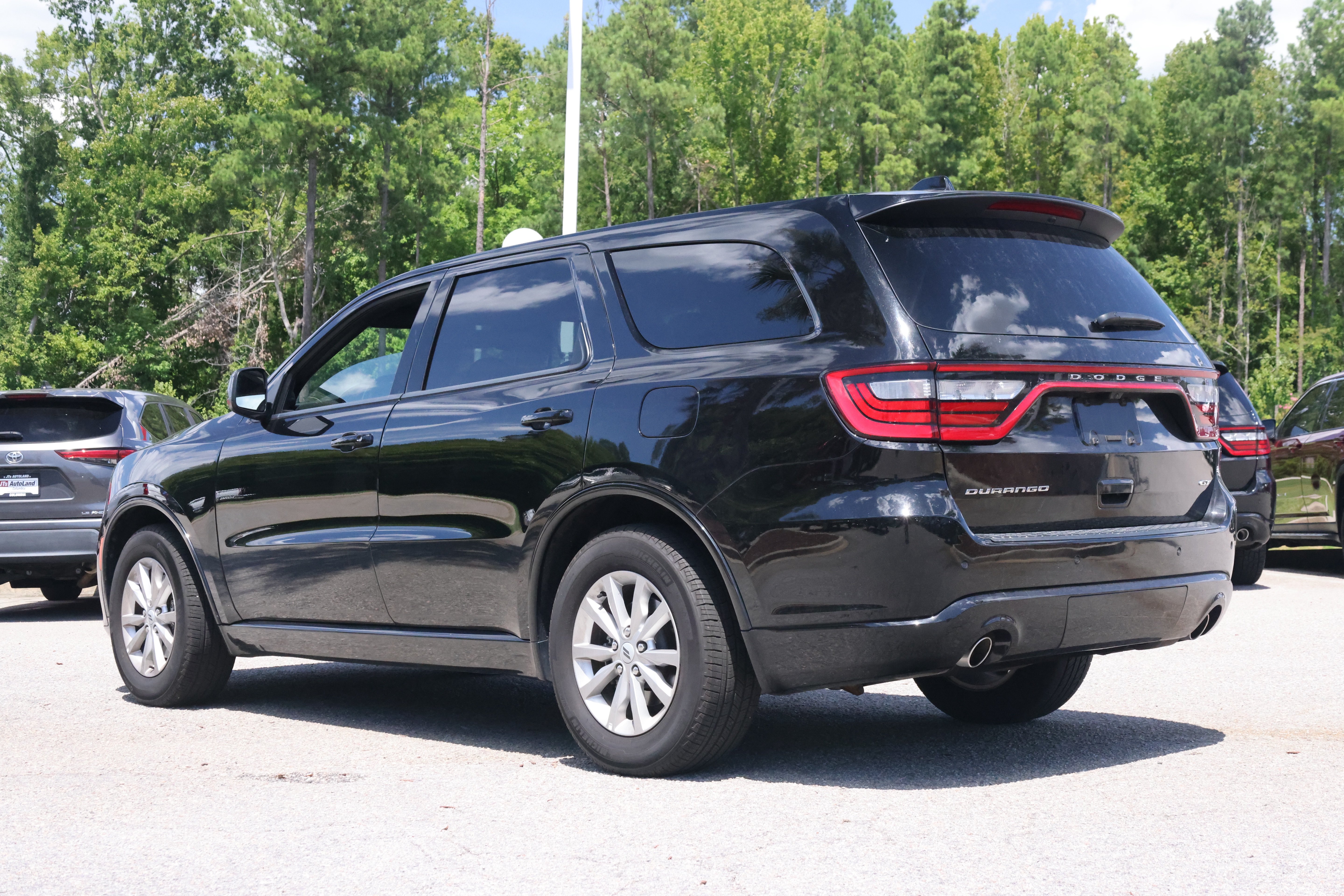 Used 2025 Dodge Durango GT RWD image 3