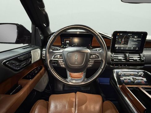 Used 2018 Lincoln Navigator Reserve w/ Technology Package image 13