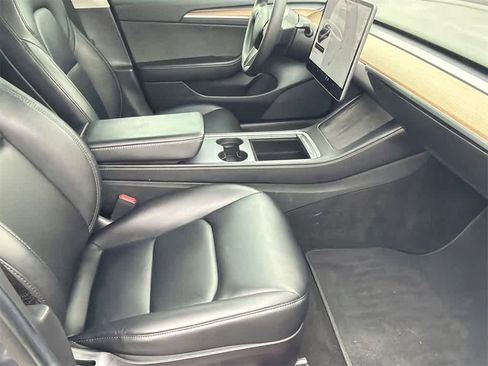 Used 2021 Tesla Model 3 Performance image 12