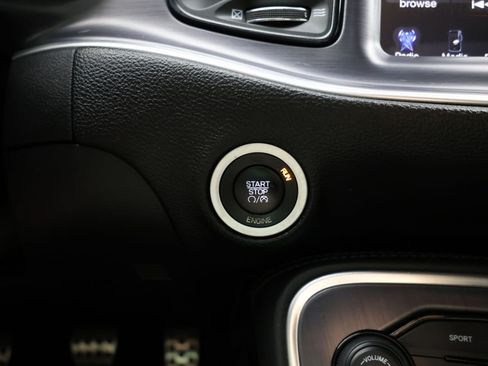 Used 2015 Dodge Challenger R/T Scat Pack RWD image 17