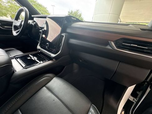 Certified 2025 GMC Yukon Denali AWD/4WD image 28