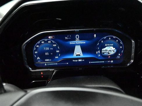 Used 2024 Chevrolet Silverado 1500 LTZ RWD image 12