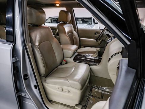 Used 2016 INFINITI QX80 2WD w/ Driver's Assistance Package image 42