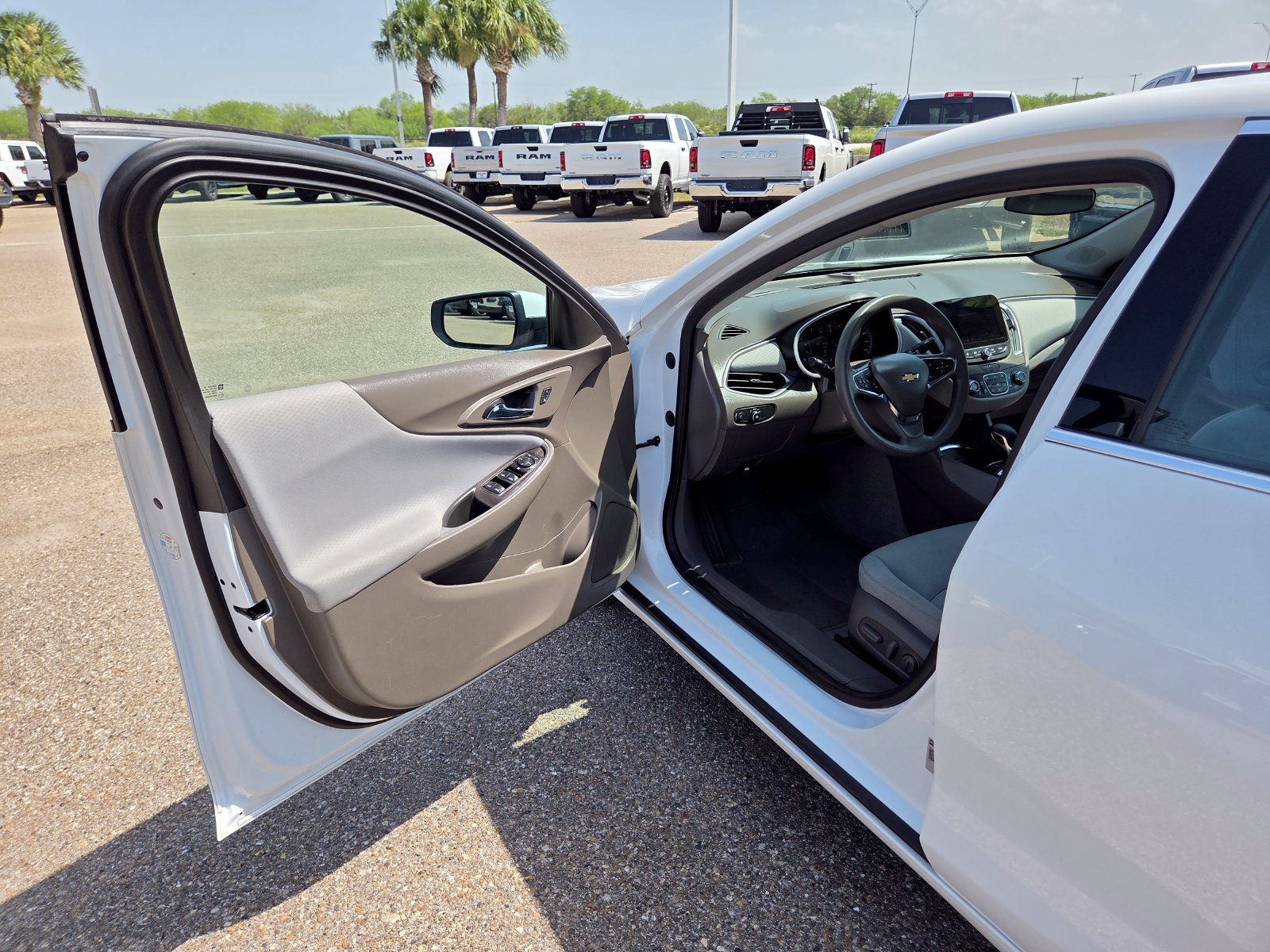 Used 2024 Chevrolet Malibu LT FWD image 12