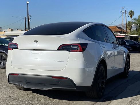 Used 2021 Tesla Model Y Long Range image 4