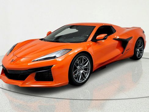 Used 2025 Chevrolet Corvette Z06 RWD image 1