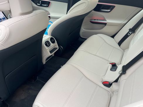 Used 2023 Mercedes-Benz C 300 Sedan image 9