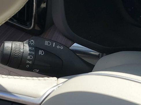 Used 2022 Volvo XC60 T8 Inscription Expression w/ Advanced Package image 27