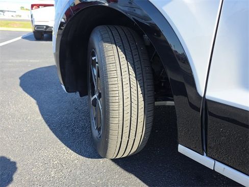 Certified 2024 Kia Niro SX image 39