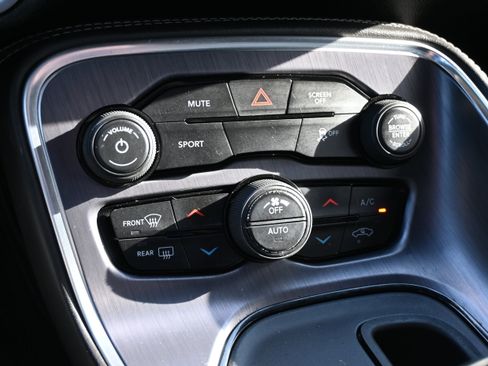 Used 2018 Dodge Challenger SXT image 24