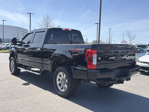 Used 2017 Ford F250 Lariat w/ Lariat Ultimate Package image 3