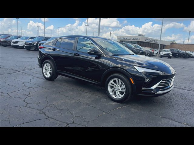 Used 2024 Buick Envista Preferred w/ Convenience I Package FWD image 2