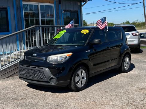 Used 2016 Kia Soul FWD image 2