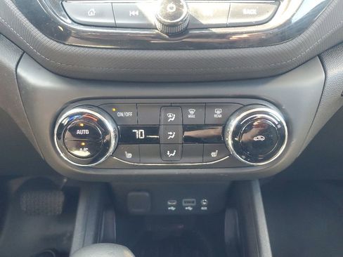 Used 2022 Chevrolet TrailBlazer LT w/ Convenience Package AWD/4WD image 22