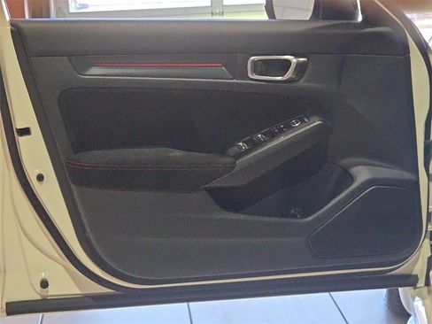 Used 2023 Honda Civic Type R image 16