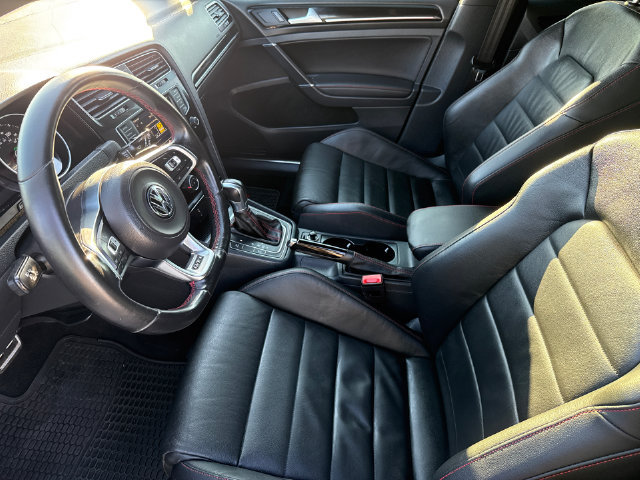 Used 2016 Volkswagen GTI SE w/ Lighting Package (SEL) FWD image 20