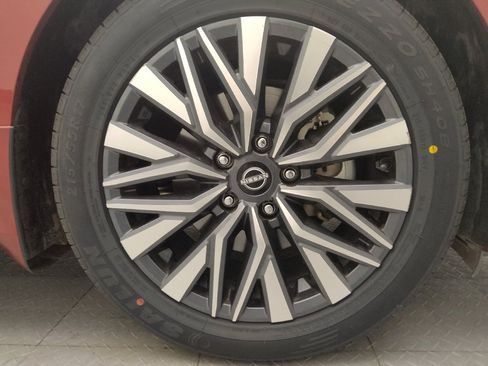 Used 2024 Nissan Altima 2.5 SV w/ SV Premium Package FWD image 31