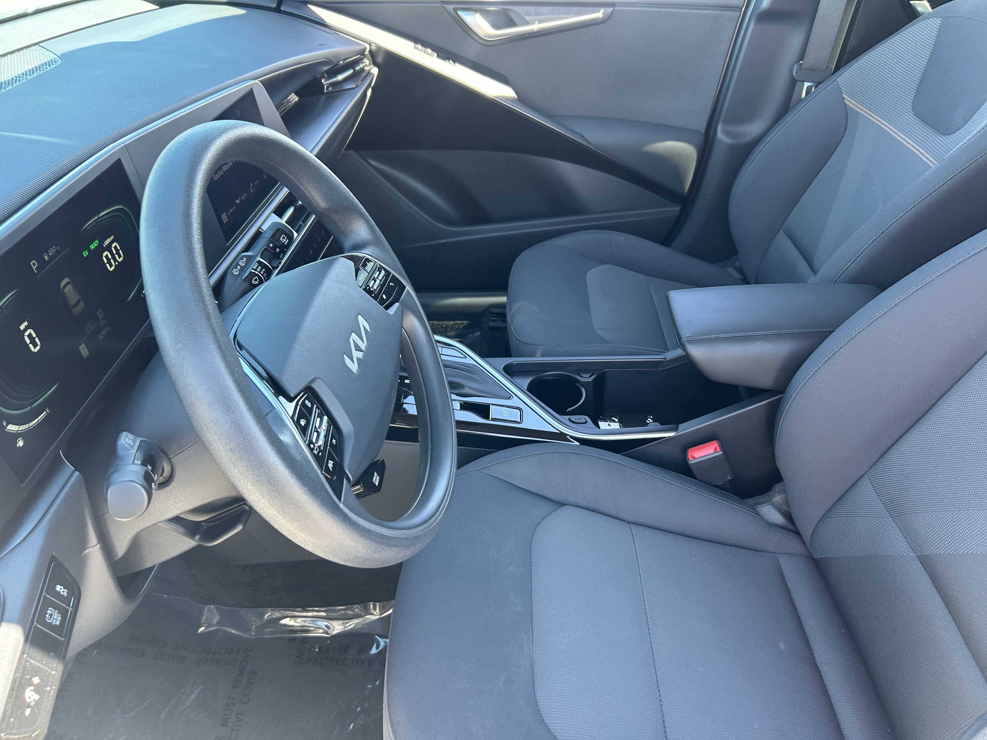 Certified 2025 Kia Niro LX FWD image 28