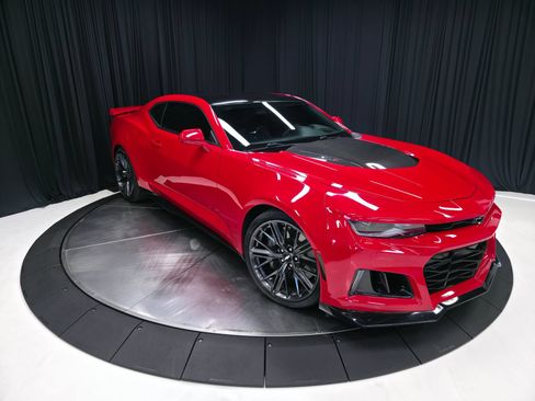 Used 2017 Chevrolet Camaro ZL1 RWD image 57