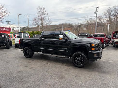 Used 2018 Chevrolet Silverado 2500 LTZ w/ Duramax Plus Package image 5