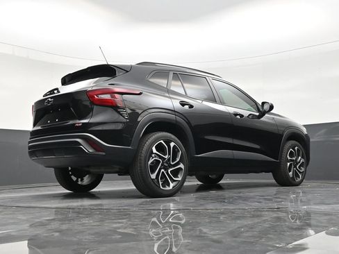 Used 2024 Chevrolet Trax RS FWD image 24