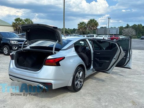 Used 2021 Nissan Altima 2.5 SV w/ SV Premium Package AWD/4WD image 17