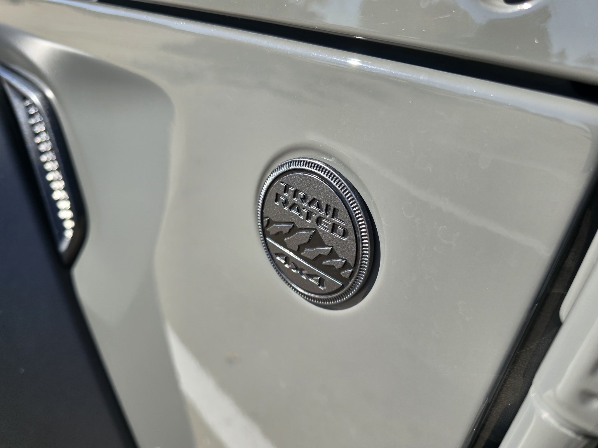 Used 2023 Jeep Gladiator Sport AWD/4WD image 13