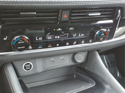 Certified 2023 Nissan Rogue SL w/ SL Premium Package AWD/4WD image 20
