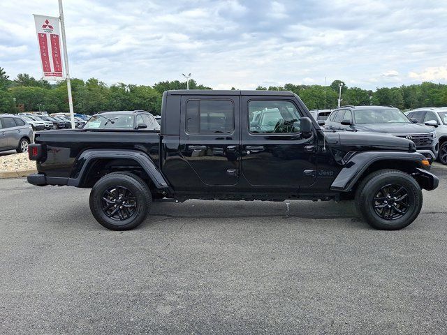 Certified 2023 Jeep Gladiator Sport AWD/4WD image 9