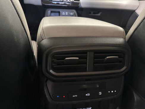 Used 2023 Honda Pilot Touring image 22