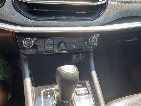 Used 2024 Jeep Compass Latitude AWD/4WD image 15