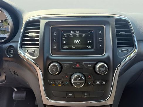 Used 2015 Jeep Grand Cherokee Laredo AWD/4WD image 16