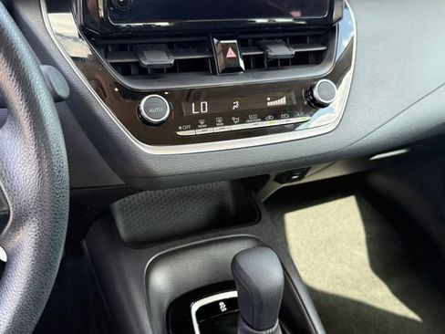 Used 2025 Toyota Corolla LE image 19