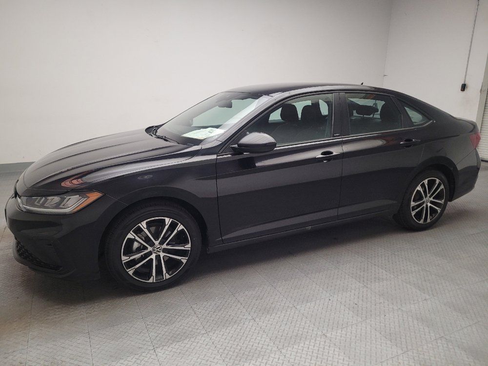 Used 2025 Volkswagen Jetta Sport FWD image 2