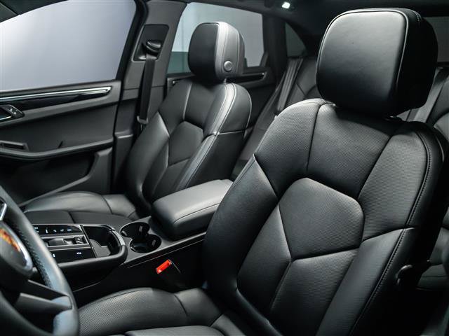 Used 2026 Porsche Macan AWD/4WD image 5