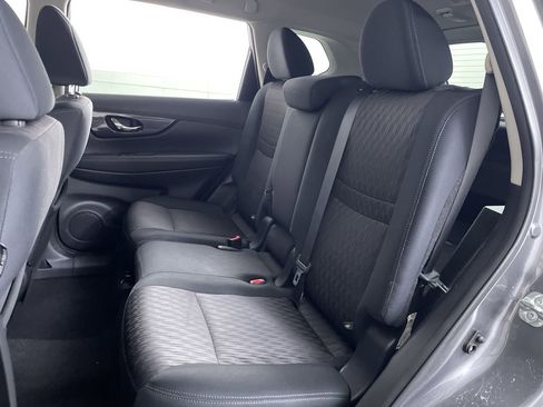 Used 2018 Nissan Rogue SV w/ Premium Package image 21