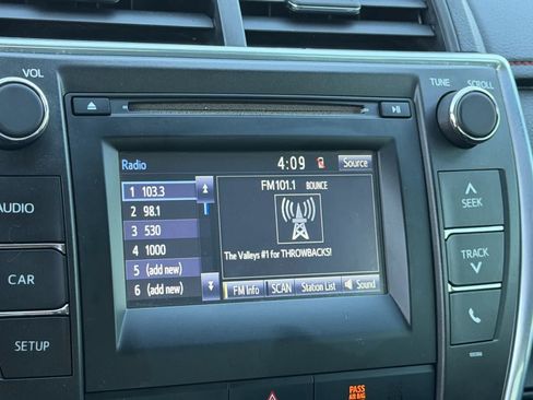 Used 2015 Toyota Camry SE w/ Moonroof Package FWD image 24
