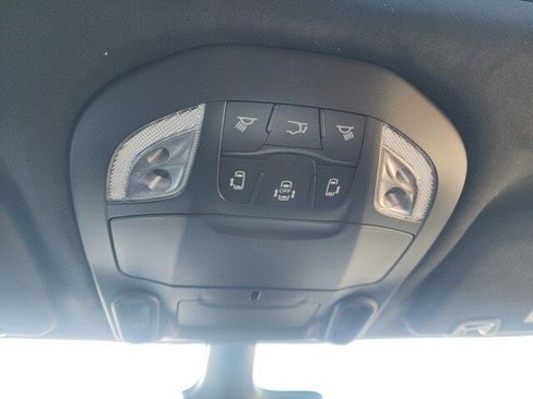 New 2026 Chrysler Pacifica Pinnacle image 10