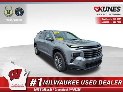 Used 2024 Chevrolet Traverse LT AWD/4WD image 1