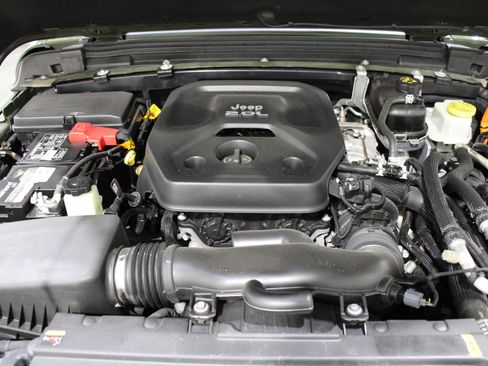 Used 2022 Jeep Wrangler Unlimited Sahara image 40