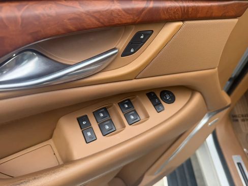 Used 2016 Cadillac Escalade Platinum AWD/4WD image 14