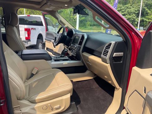 Used 2017 Ford F150 Lariat w/ Equipment Group 502A Luxury AWD/4WD image 34