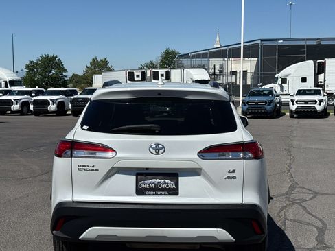Used 2024 Toyota Corolla Cross LE AWD/4WD image 4