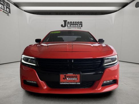 Used 2017 Dodge Charger R/T w/ Navigation & Travel Group RWD image 4