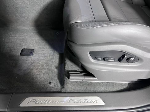 Certified 2023 Porsche Cayenne Platinum Edition AWD/4WD image 32