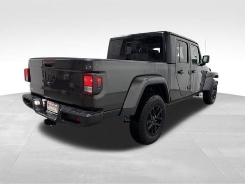 Used 2023 Jeep Gladiator Sport image 7