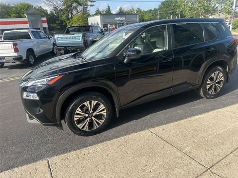 Used 2023 Nissan Rogue SV AWD/4WD image 6