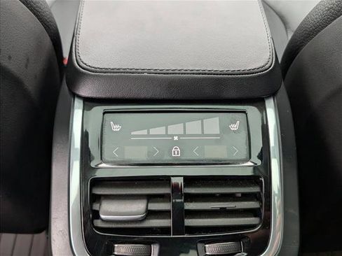 Used 2024 Volvo XC90 B6 Plus w/ Protection Package Premier image 18