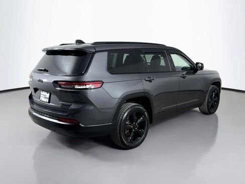 Used 2023 Jeep Grand Cherokee L Limited w/ Black Appearance Package AWD/4WD image 13