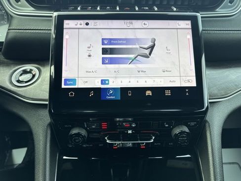 Certified 2024 Jeep Grand Cherokee Limited image 21